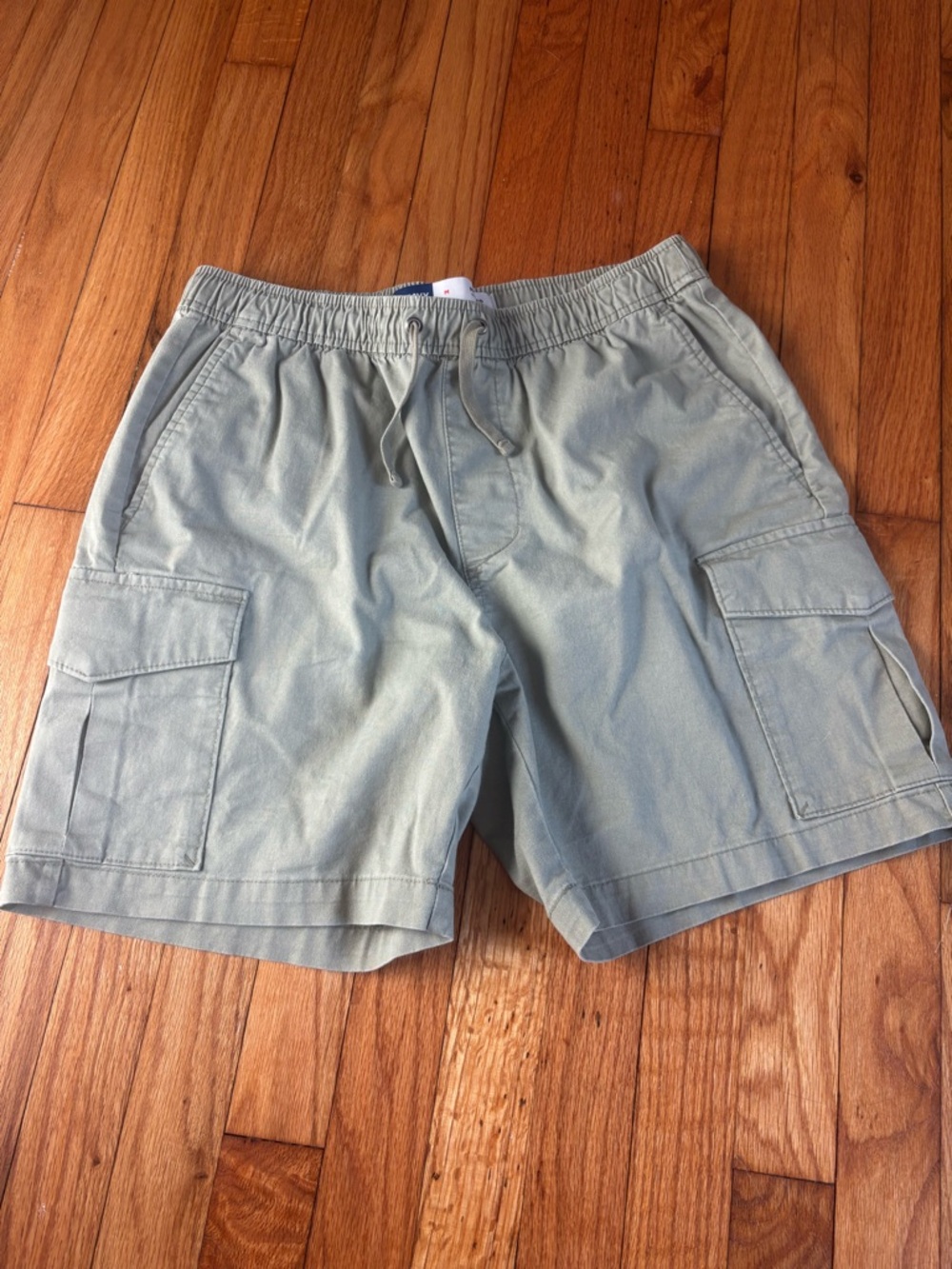 Old Navy Men's Cargo Shorts in Sage Green with Drawstring Waist